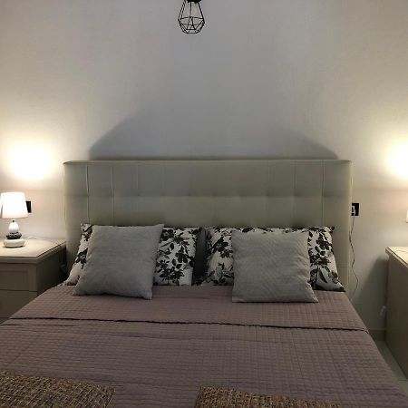 Elegante Monolocale Al Centro Del Paese Leilighet Teulada Eksteriør bilde